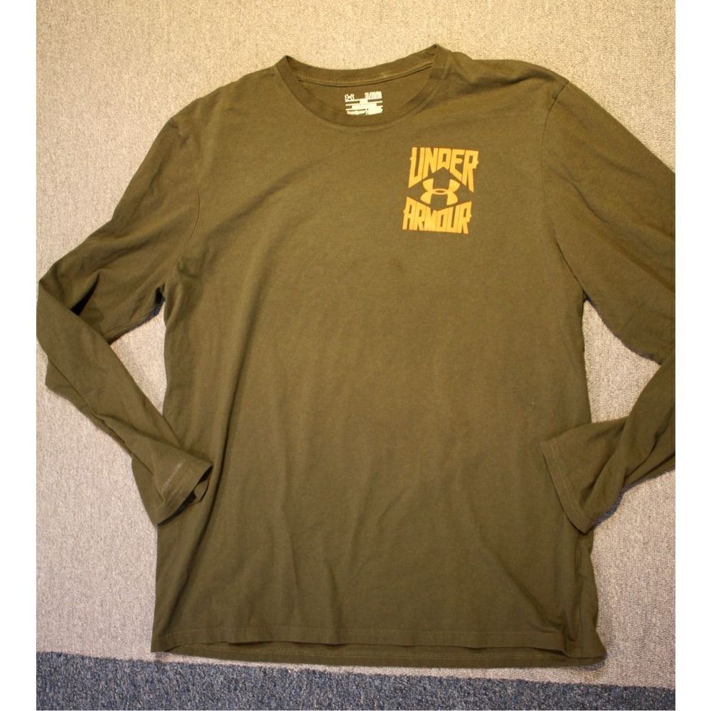 Under Armour Army Green Long Sleeve Deer Hunter Graphic T-Shirt - Size XL